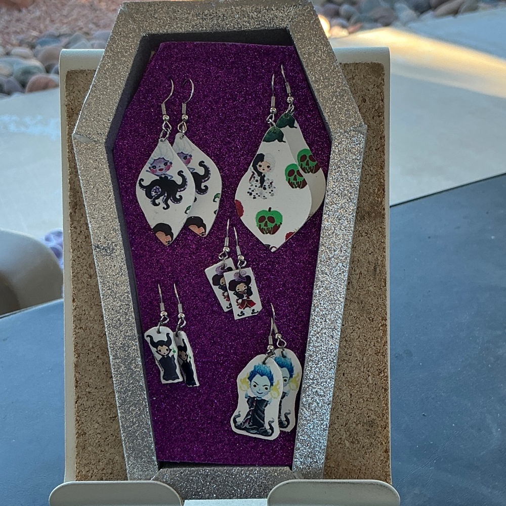 Disney villains earrings set